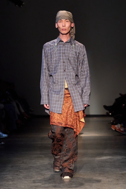 ss26-copenhagen-fashion-week-the-royal-danish-academy-runway-2x3-james-cochrane-39