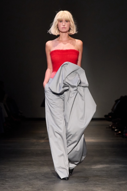 ss26-copenhagen-fashion-week-the-royal-danish-academy-runway-2x3-james-cochrane-5