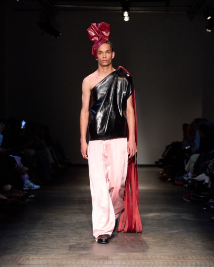 ss26-copenhagen-fashion-week-the-royal-danish-academy-runway-4x5-james-cochrane-15