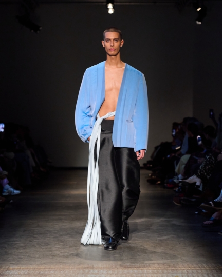 ss26-copenhagen-fashion-week-the-royal-danish-academy-runway-4x5-james-cochrane-16