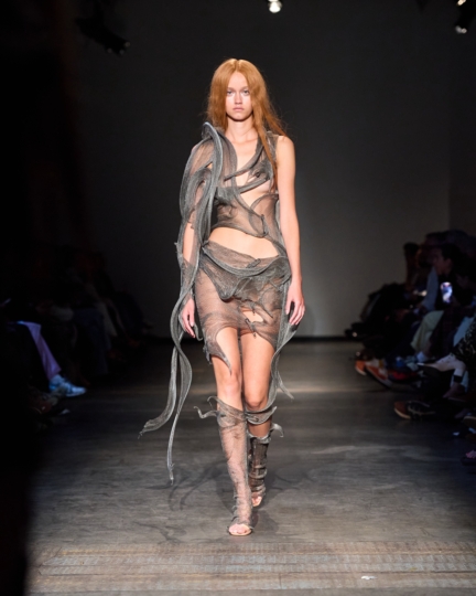 ss26-copenhagen-fashion-week-the-royal-danish-academy-runway-4x5-james-cochrane-27