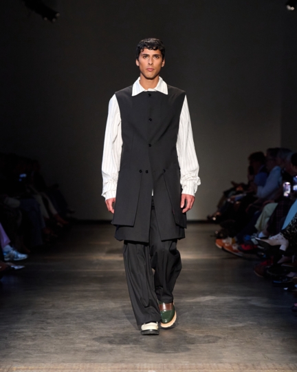 ss26-copenhagen-fashion-week-the-royal-danish-academy-runway-4x5-james-cochrane-41