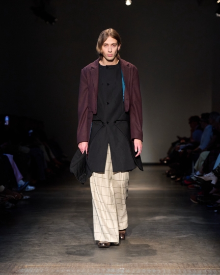 ss26-copenhagen-fashion-week-the-royal-danish-academy-runway-4x5-james-cochrane-44