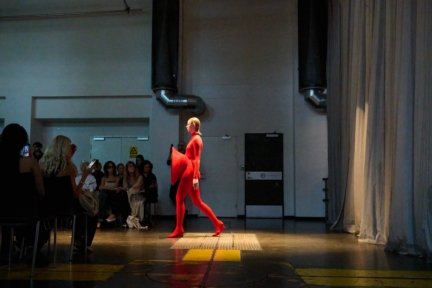 ss26-copenhagen-fashion-week-the-royal-danish-academy-runway-4x5-james-cochrane-72