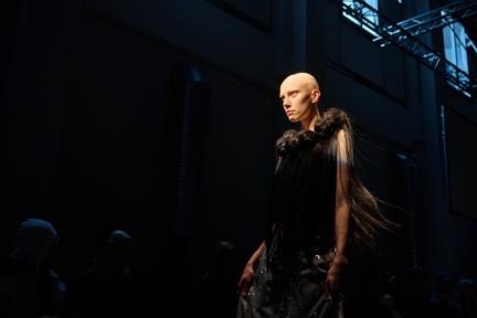 ss26-copenhagen-fashion-week-the-royal-danish-academy-runway-4x5-james-cochrane-78