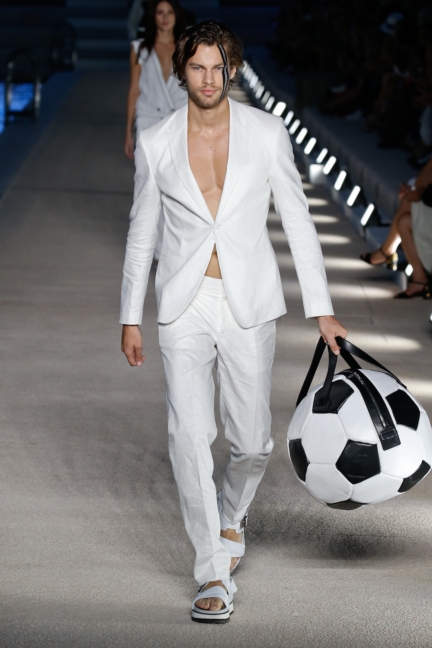 dirk-bikkemberg-milan-mens-ss-17-runway-23