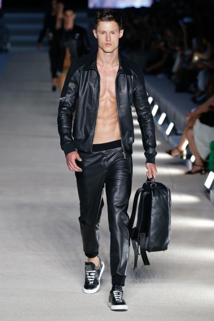 dirk-bikkemberg-milan-mens-ss-17-runway-29