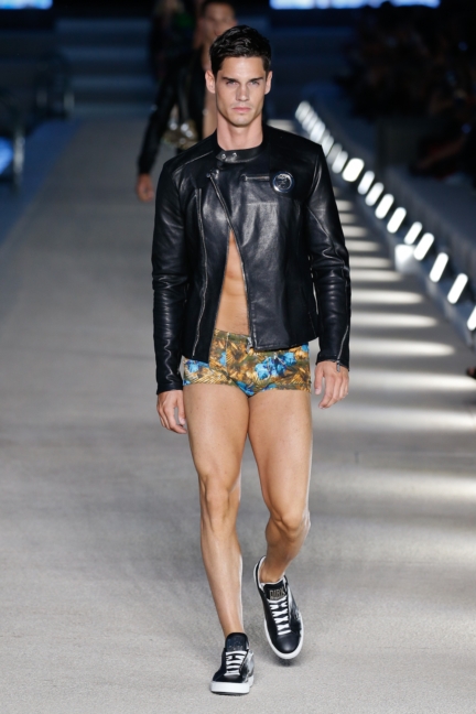 dirk-bikkemberg-milan-mens-ss-17-runway-30