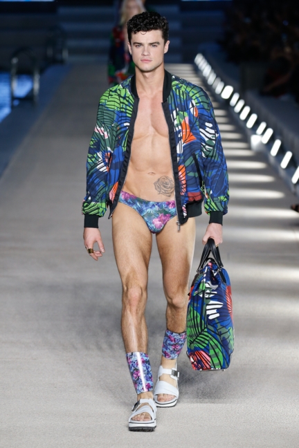 dirk-bikkemberg-milan-mens-ss-17-runway-32