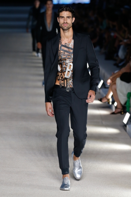 dirk-bikkemberg-milan-mens-ss-17-runway-38