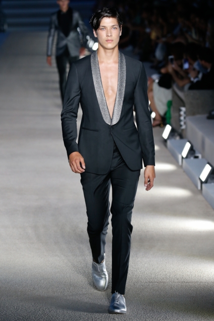 dirk-bikkemberg-milan-mens-ss-17-runway-39