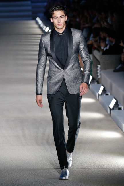 dirk-bikkemberg-milan-mens-ss-17-runway-40