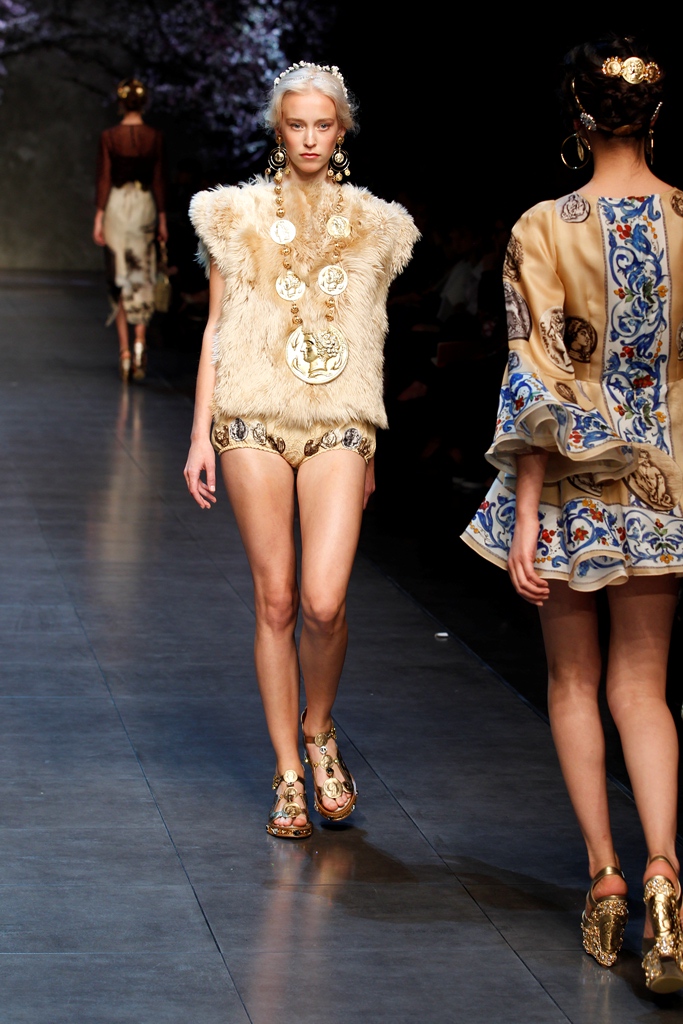 dolcegabbana-womens-show-ss-2014-20