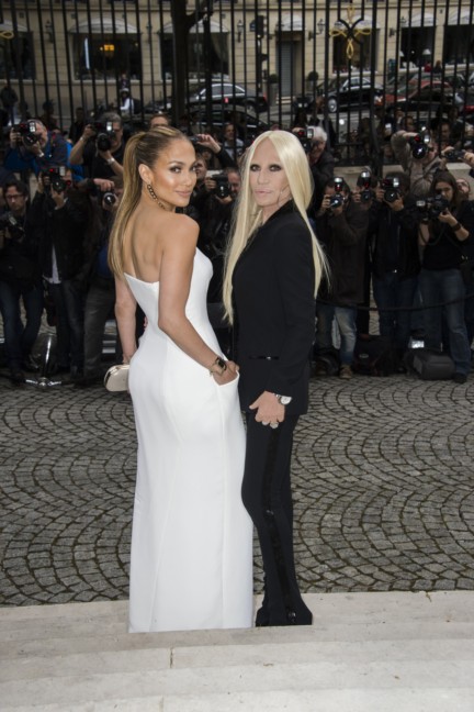 jennifer-lopezdonatella-versace_mnt_8924