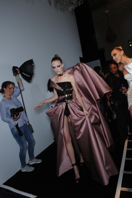 versace-haute-couture-autumn-winter-2014-2015-backstage-205