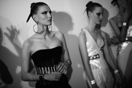 versace-haute-couture-autumn-winter-2014-2015-backstage-305