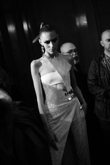 versace-haute-couture-autumn-winter-2014-2015-backstage-310