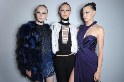 versace-haute-couture-autumn-winter-2014-2015-backstage-52