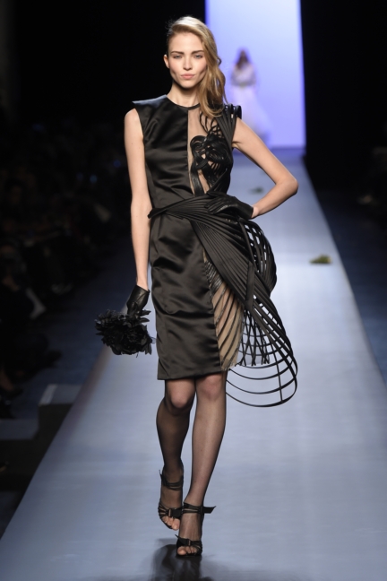 jean-paul-gaultier-paris-haute-couture-spring-summer-2015-runway-37