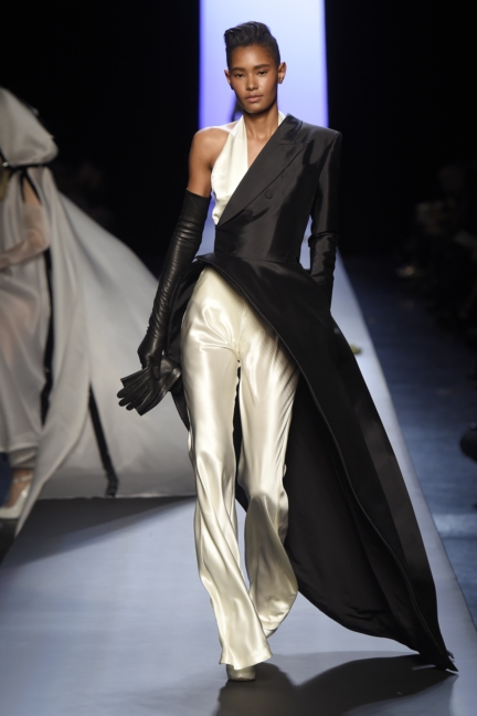 jean-paul-gaultier-paris-haute-couture-spring-summer-2015-runway-44