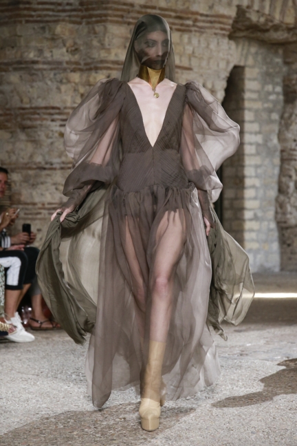 nihilo_hcaw1819_runway_looks_050_4978