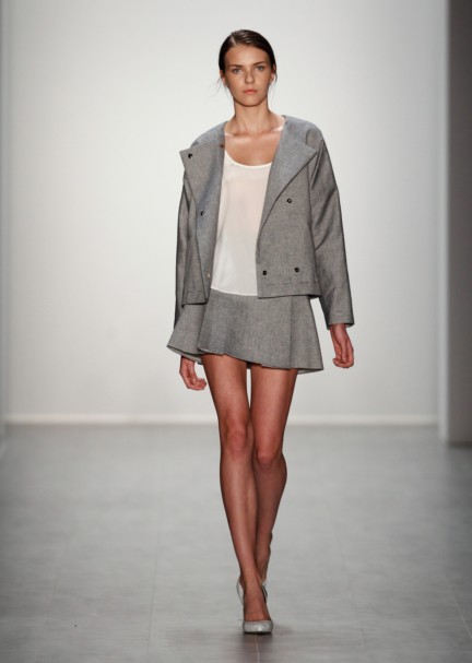 hien-le-mercedes-benz-fashion-week-berlin-spring-summer-2015-18