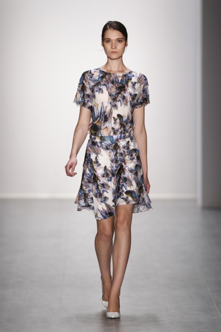 hien-le-mercedes-benz-fashion-week-berlin-spring-summer-2015-23