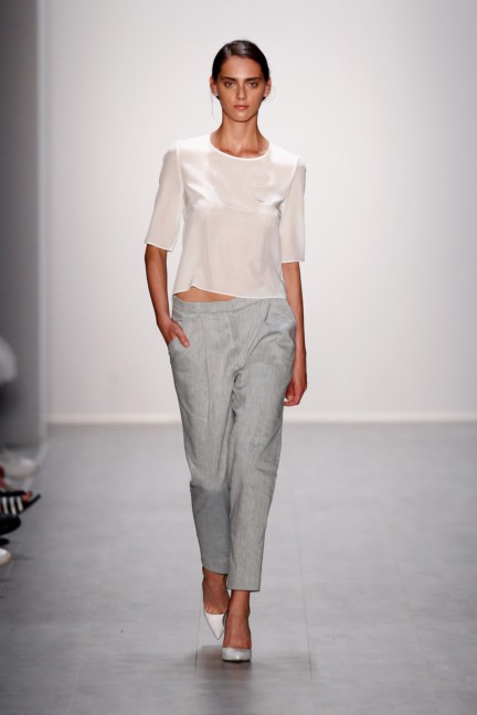 hien-le-mercedes-benz-fashion-week-berlin-spring-summer-2015-29