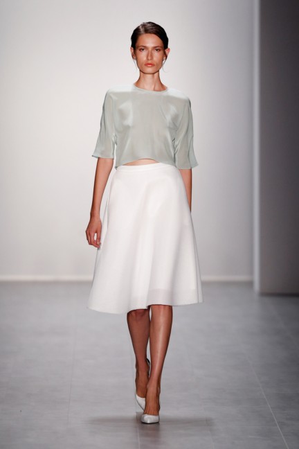 hien-le-mercedes-benz-fashion-week-berlin-spring-summer-2015-34