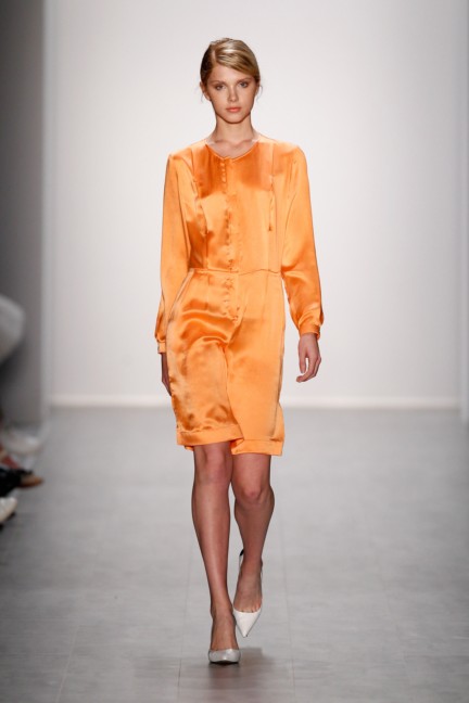 hien-le-mercedes-benz-fashion-week-berlin-spring-summer-2015-6