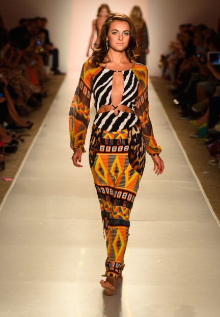 indah-mercedes-benz-fashion-week-miami-swim-2015-100