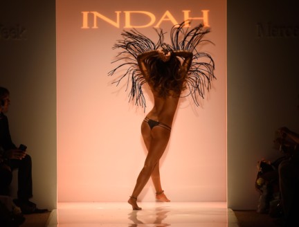 indah-mercedes-benz-fashion-week-miami-swim-2015-111