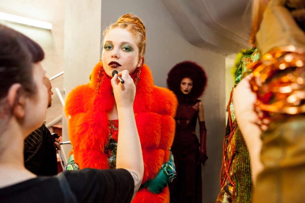 jean-paul-gaultier-haute-couture-aw-16-backstage-12