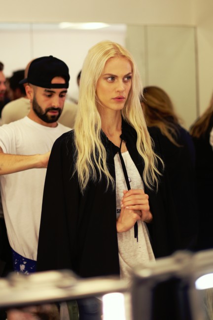 jean-paul-gaultier-paris-fashion-week-spring-summer-2015-backstage-59
