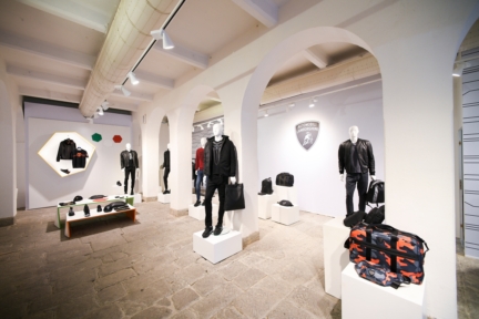 automobili-lamborghini-menswear-collection-pitti97-1