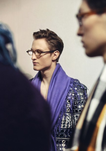 backstage-at-the-burberry-prorsum-menswear-autumn_winter-2015-sho_007