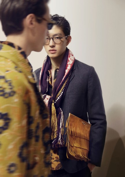 backstage-at-the-burberry-prorsum-menswear-autumn_winter-2015-sho_009