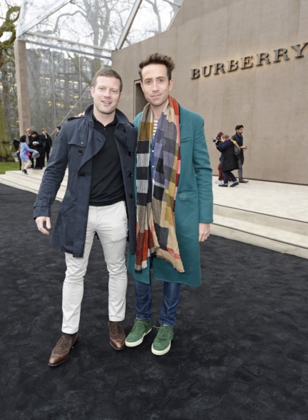 dermot-oleary-and-nick-grimshaw-wearing-burberry-at-the-burberry-prorsum-autumn_winter-2015-sho_001