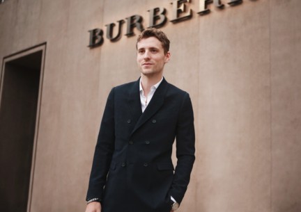 george-barnett-wearing-burberry-at-the-burberry-prorsum-autumn_winter-2015-sho_003