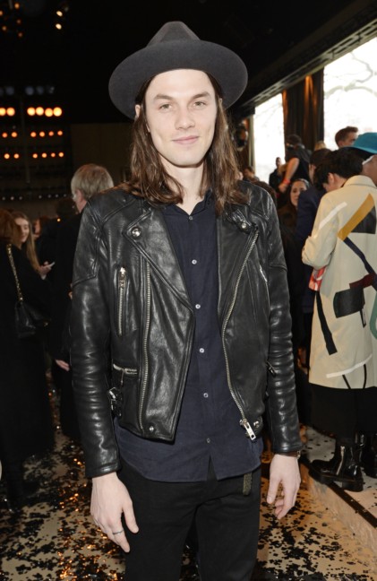 james-bay-wearing-burberry-at-the-burberry-prorsum-autumn_winter-2015-sho_001