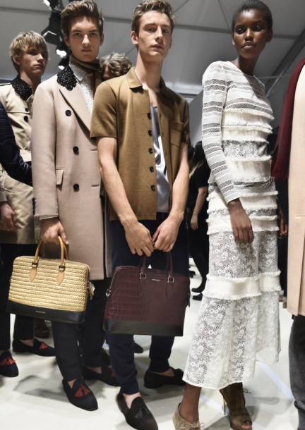 backstage-at-the-burberry-menswear-spring-summer-2016-sho_005
