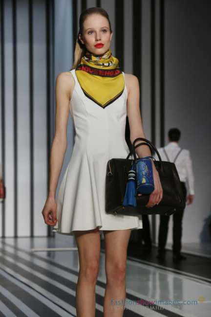 anya-hindmarch-london-fashion-week-autumn-winter-2014-00038