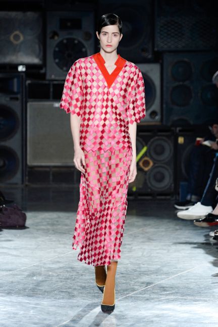 jonathan-saunders-london-fashion-week-2014-00038