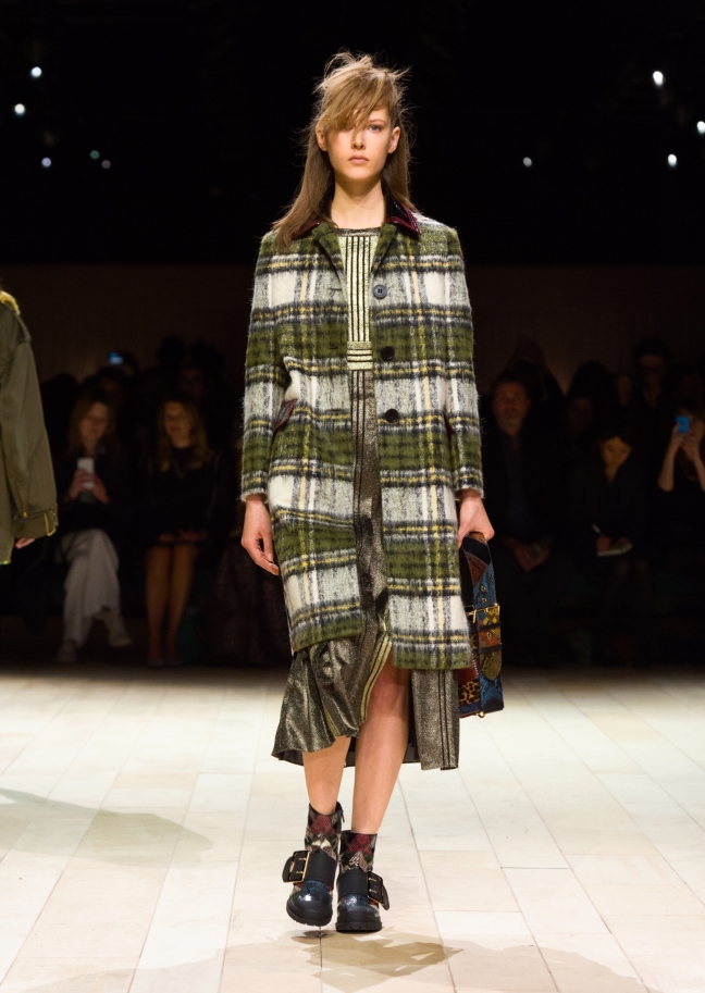 burberry-womenswear-february-2016-collection-look-10