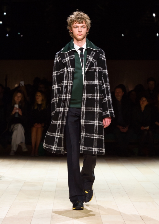 burberry-womenswear-february-2016-collection-look-16