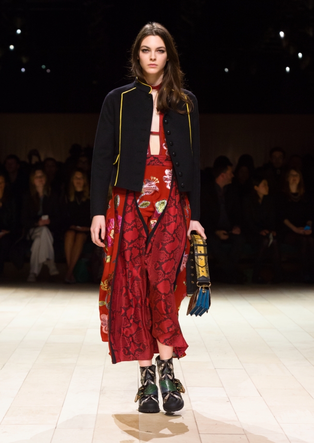 burberry-womenswear-february-2016-collection-look-34
