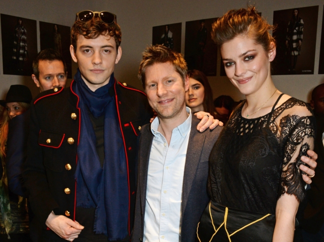 christopher-bailey-josh-whitehouse-and-amber-anderson-backstage-at-the-burberry-womenswear-february-2016-show