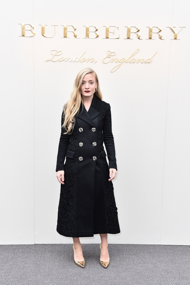 kate-foley-wearing-burberry-at-the-burberry-womenswear-february-2016-show