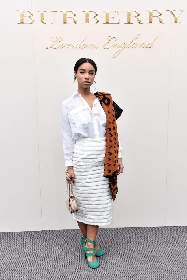 leanne-le-havas-wearing-burberry-at-the-burberry-womenswear-february-2016-show