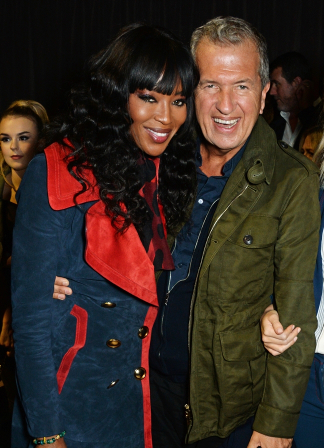 naomi-campbell-and-mario-testino-at-the-burberry-womenswear-february-show